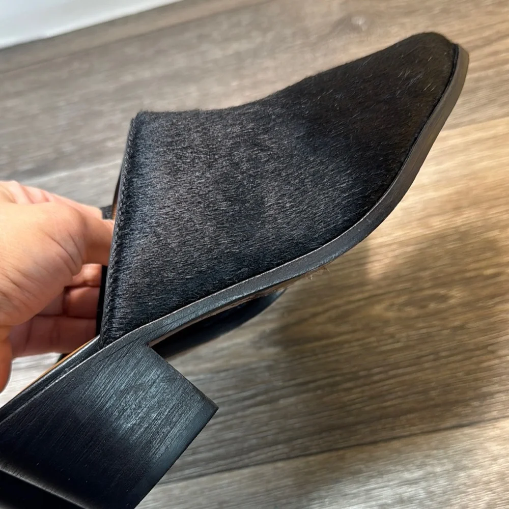 Trask Black Fur-Textured Mules woman’s size 8.5 (s28)